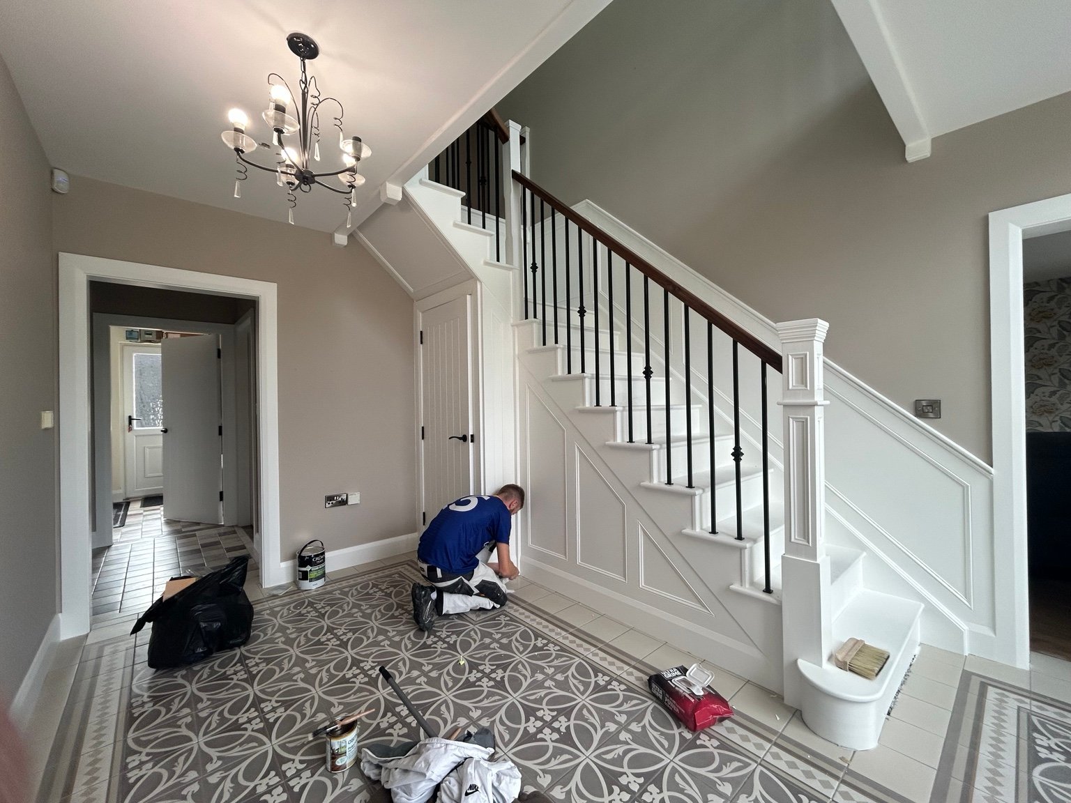 Staircase and balustrade finish